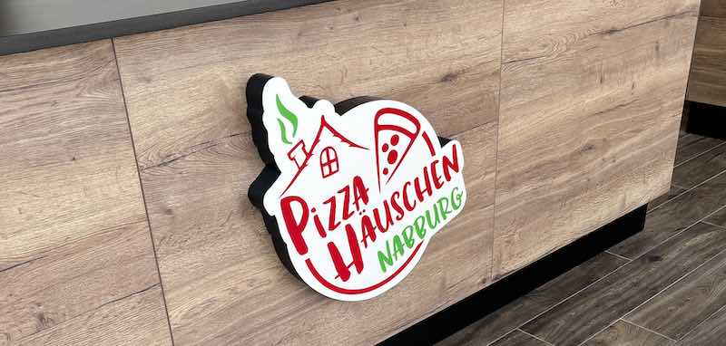 Pizza Indoor Werbung beleuchtet